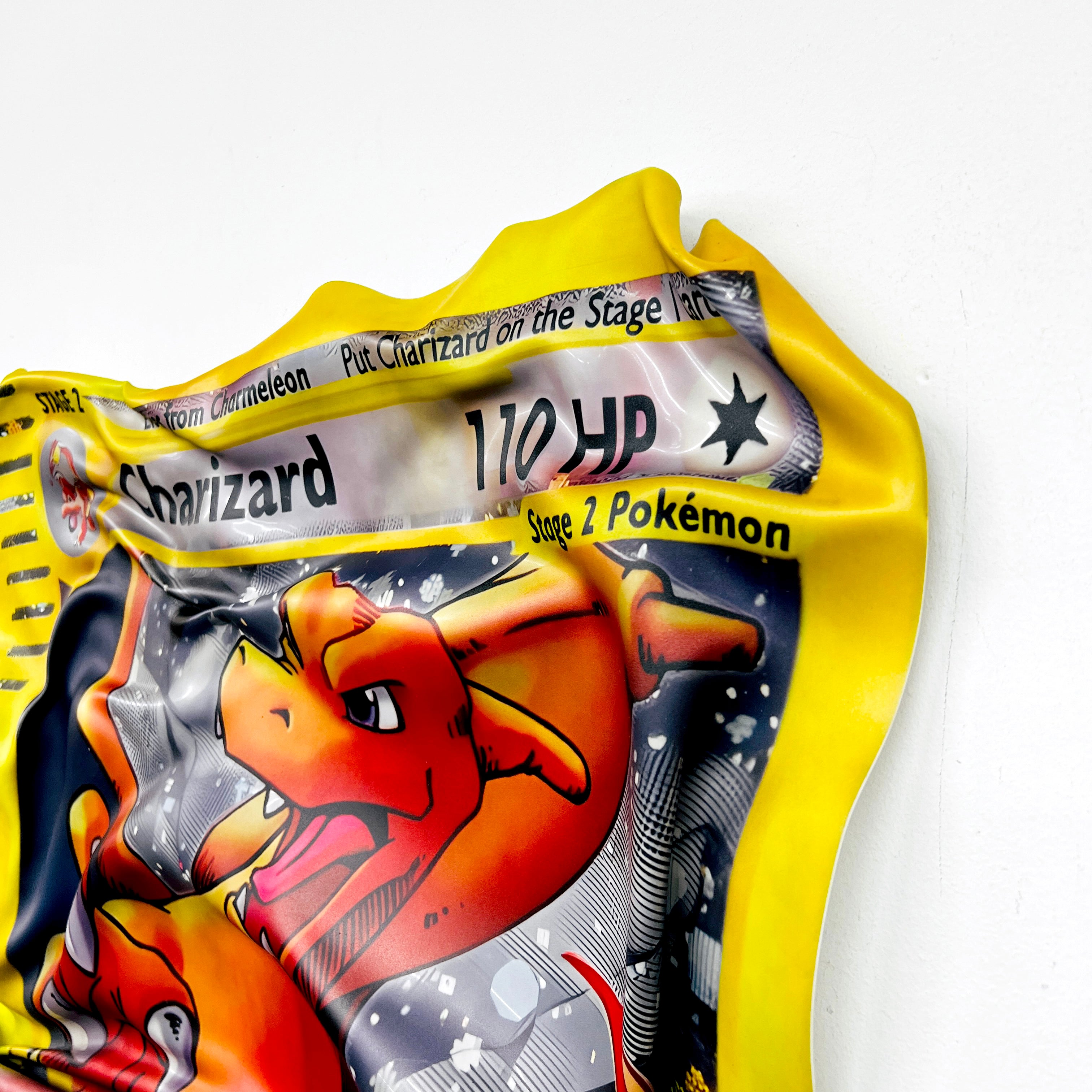 Tableau froissé - Carte Pokémon Charizard