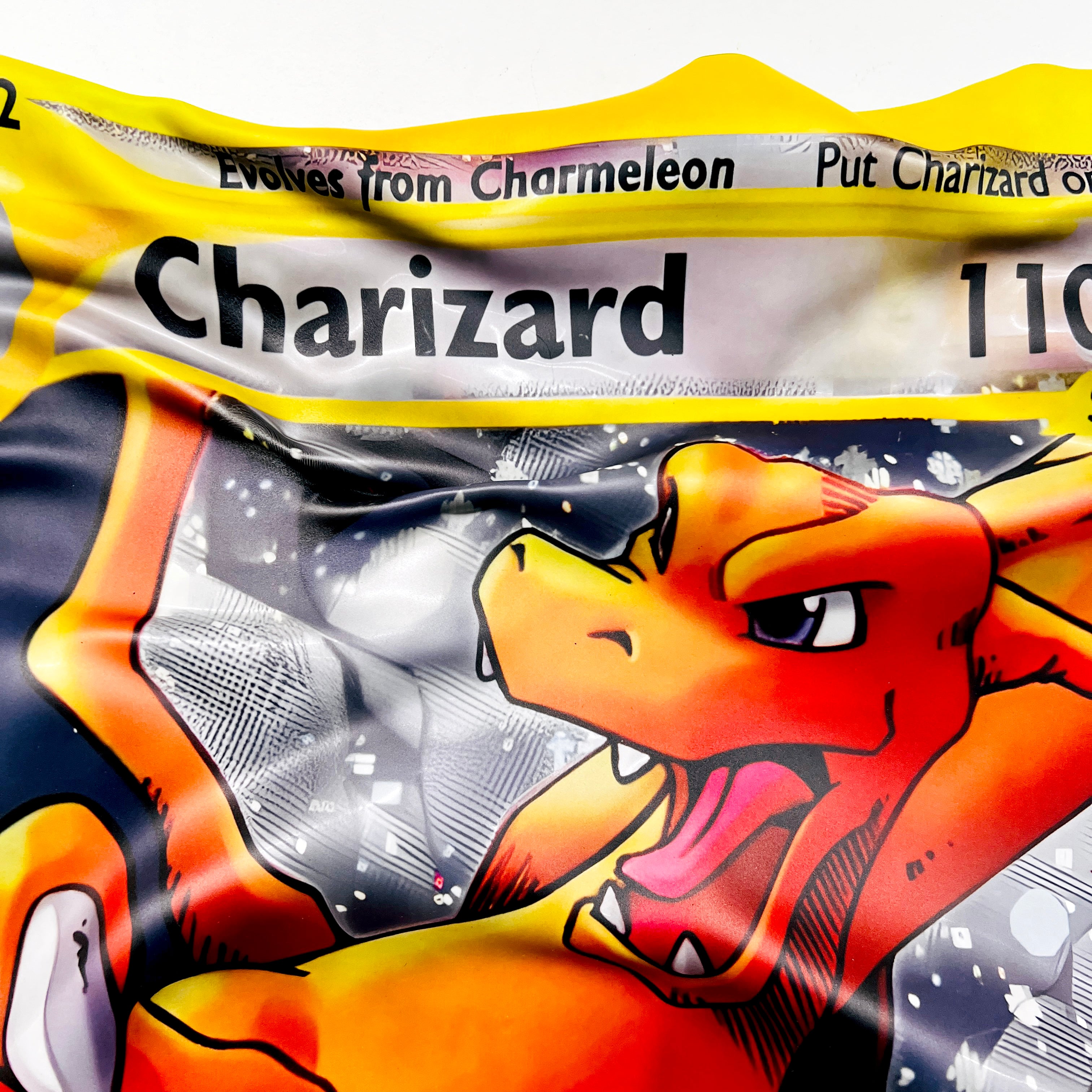 Tableau froissé - Carte Pokémon Charizard