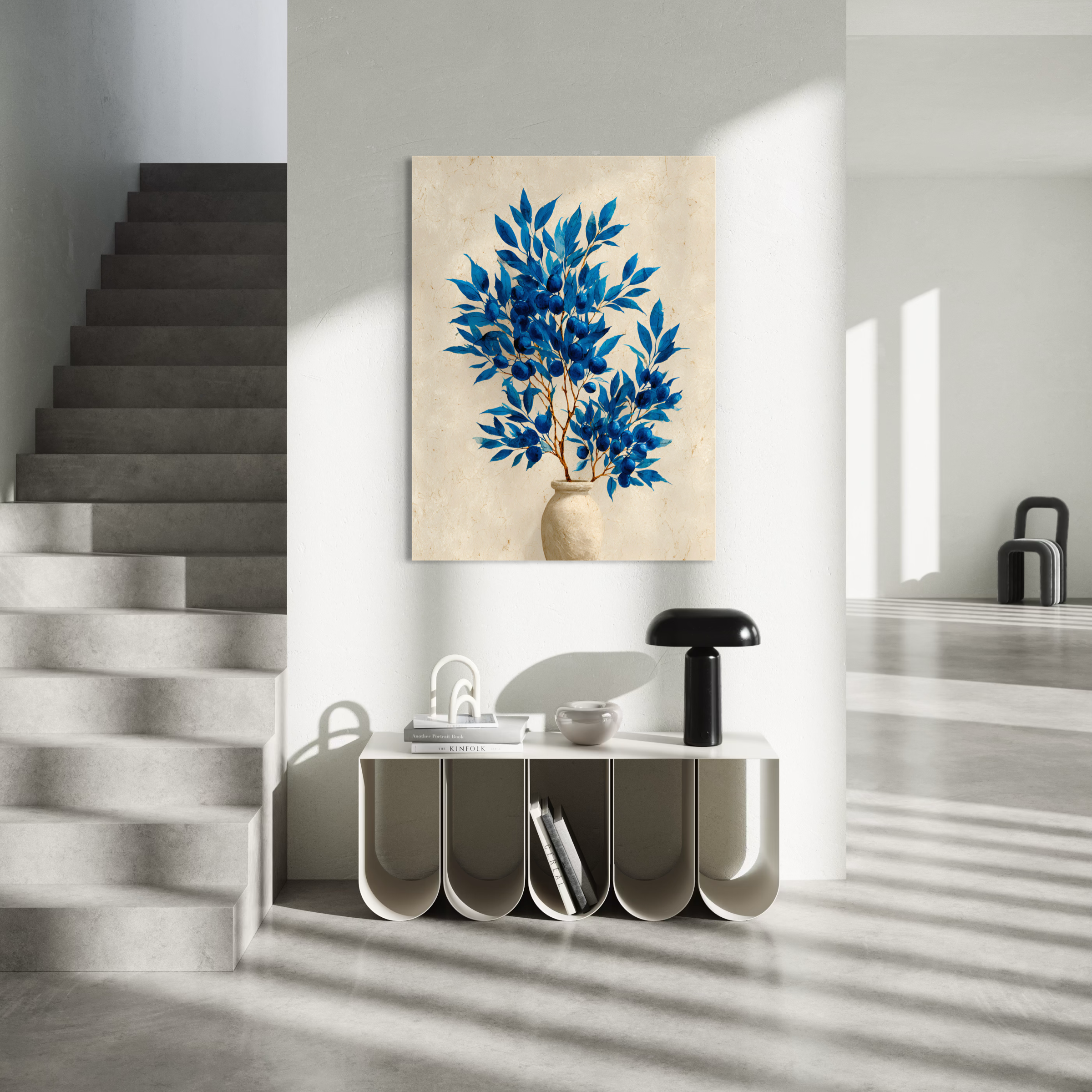 Tableau Coastal Luxe représentant un feuillage bleu méditerranéen dans un vase minimaliste au style contemporain